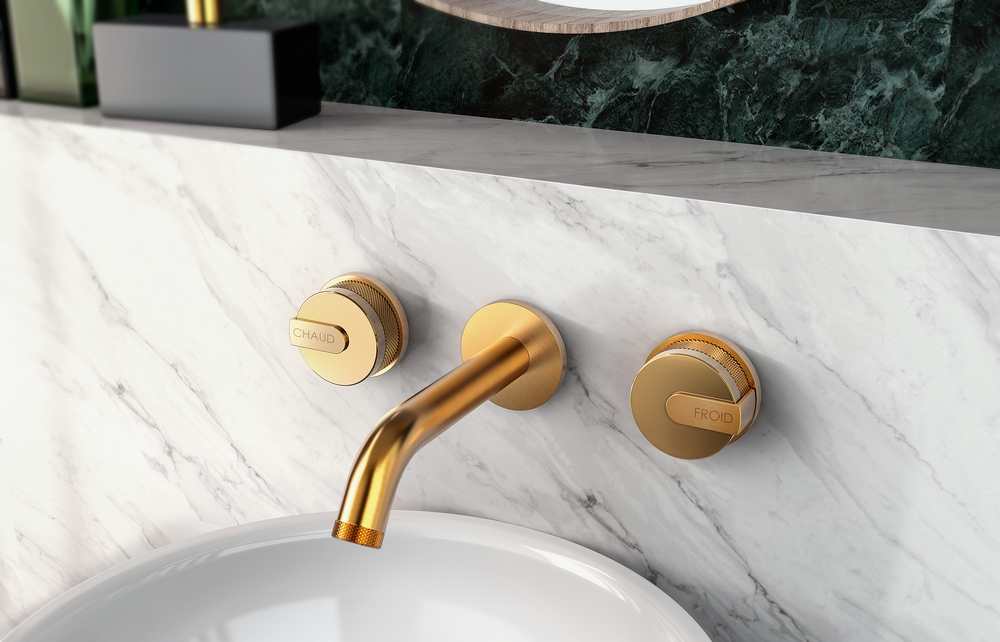 Robinet salle de bain dorée au ligne fine et élégante, design